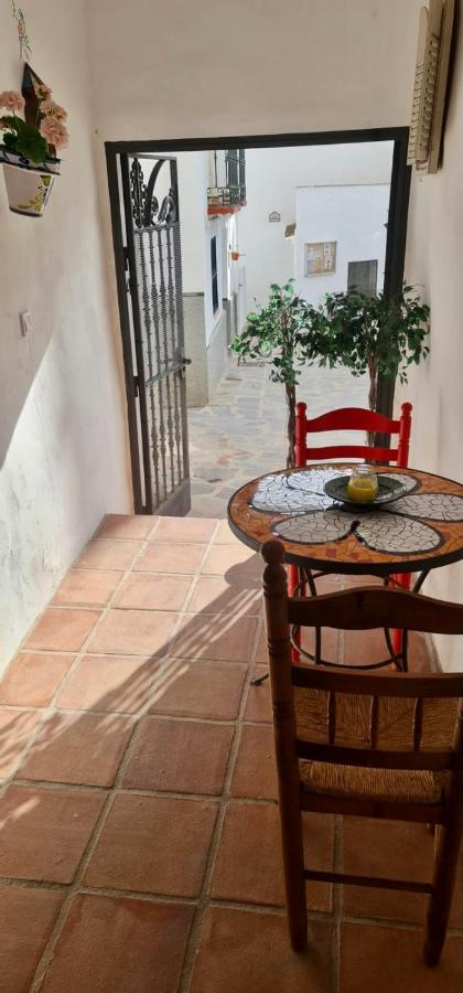 Cheerful One Bedroom Townhouse With Patio Árchez Exteriér fotografie